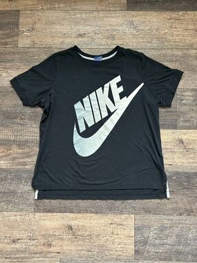 Vintage Nike T-Shirt Women’s Sz Large Nike Short Sleeve Big Swoosh Graphic Black